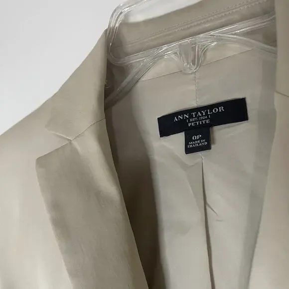 ANN TAYLOR Tan khaki double button blazer lightweight jacket size 0 petite - Picture 2 of 6